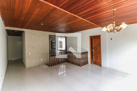 Sala de casa de condomínio à venda com 2 quartos, 260m² em Recreio dos Bandeirantes, Rio de Janeiro