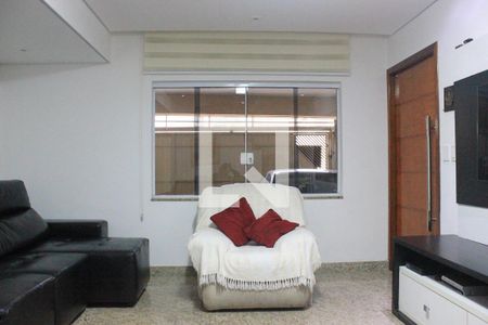 Sala de casa à venda com 4 quartos, 375m² em Vila Santa Maria, Guarulhos