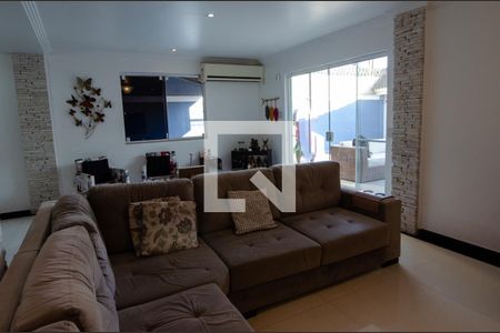 Sala de casa de condomínio à venda com 3 quartos, 230m² em Vargem Grande, Rio de Janeiro