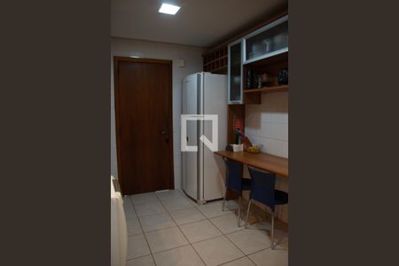 Casa de condomínio à venda com 334m², 4 quartos e 2 vagas Casa de condomínio à venda com 334m², 4 quartos e 2 vagasCozinha