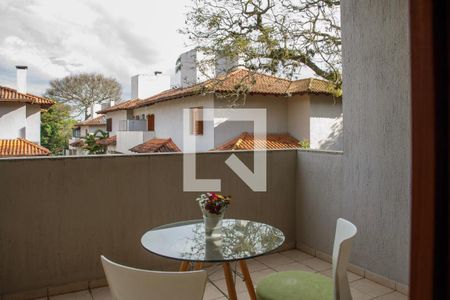 Casa de condomínio à venda com 334m², 4 quartos e 2 vagas Casa de condomínio à venda com 334m², 4 quartos e 2 vagasVaranda da Suíte