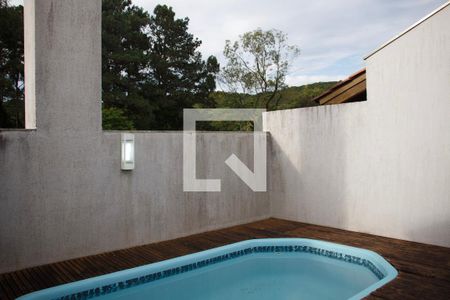 Casa de condomínio à venda com 334m², 4 quartos e 2 vagas Casa de condomínio à venda com 334m², 4 quartos e 2 vagasPiscina