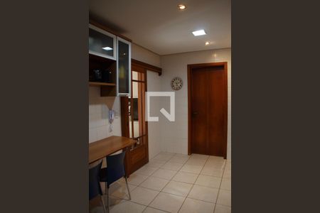 Casa de condomínio à venda com 334m², 4 quartos e 2 vagas Casa de condomínio à venda com 334m², 4 quartos e 2 vagasCozinha