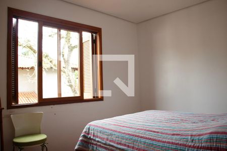 Casa de condomínio à venda com 334m², 4 quartos e 2 vagas Casa de condomínio à venda com 334m², 4 quartos e 2 vagasQuarto 1