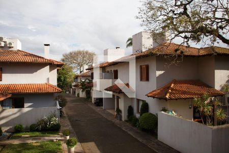 Casa de condomínio à venda com 334m², 4 quartos e 2 vagas Casa de condomínio à venda com 334m², 4 quartos e 2 vagasVista da Suíte