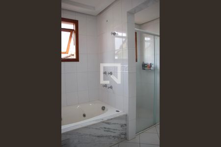 Casa de condomínio à venda com 334m², 4 quartos e 2 vagas Casa de condomínio à venda com 334m², 4 quartos e 2 vagasBanheiro Social