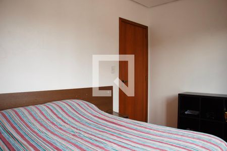 Casa de condomínio à venda com 334m², 4 quartos e 2 vagas Casa de condomínio à venda com 334m², 4 quartos e 2 vagasQuarto 1