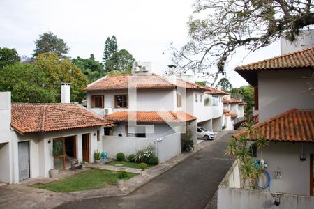 Casa de condomínio à venda com 334m², 4 quartos e 2 vagas Casa de condomínio à venda com 334m², 4 quartos e 2 vagasVista do Quarto 1