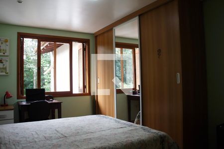 Casa de condomínio à venda com 334m², 4 quartos e 2 vagas Casa de condomínio à venda com 334m², 4 quartos e 2 vagasQuarto 2