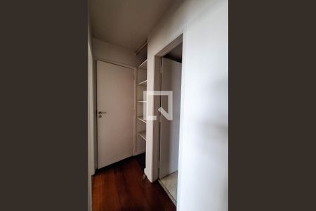 Corredor de apartamento à venda com 3 quartos, 116m² em Santa Rosa, Niterói