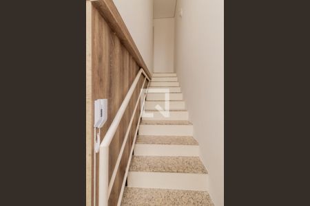 Escada de casa de condomínio à venda com 2 quartos, 90m² em Rondônia, Novo Hamburgo