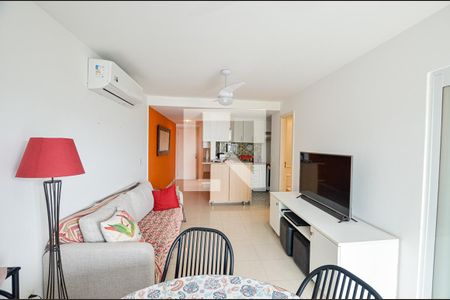 Sala de apartamento à venda com 2 quartos, 85m² em Camboinhas, Niterói