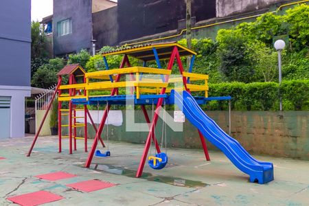 Apartamento à venda com 49m², 2 quartos e 1 vaga Apartamento à venda com 49m², 2 quartos e 1 vagaÁrea comum - Playground