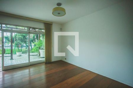 Sala de casa à venda com 3 quartos, 250m² em Indianópolis, São Paulo