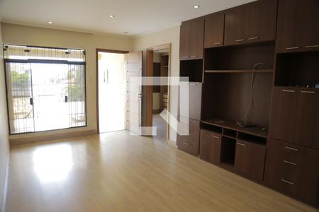 Sala de casa para alugar com 6 quartos, 375m² em Vila Comercial, São Paulo