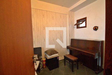 Sala de casa de condomínio para alugar com 3 quartos, 170m² em Vila Suzana, São Paulo