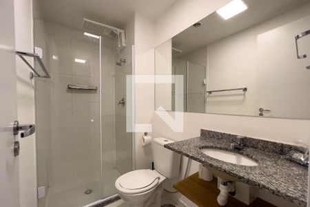 Banheiro de kitnet/studio para alugar com 1 quarto, 25m² em Liberdade, São Paulo