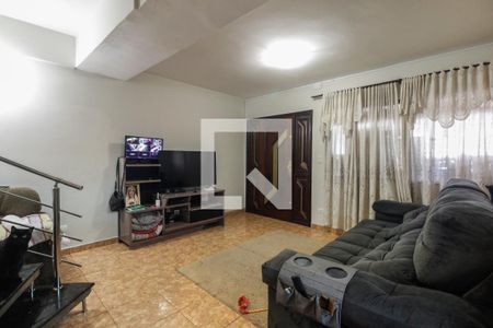 Sala de casa à venda com 4 quartos, 330m² em Vila Carrão, São Paulo