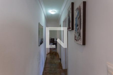 Corredor de casa para alugar com 3 quartos, 500m² em Sagrada Família, Belo Horizonte