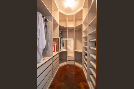 Closet da suíte 1 de casa para alugar com 4 quartos, 250m² em Presidente Altino, Osasco