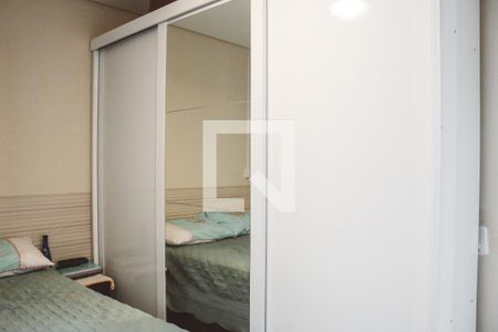 Quarto 2 de apartamento para alugar com 2 quartos, 39m² em Vila Santos, São Paulo