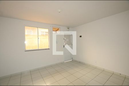 Sala/Quarto de apartamento para alugar com 1 quarto, 25m² em Irajá, Rio de Janeiro