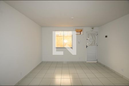 Sala/Quarto de apartamento para alugar com 1 quarto, 25m² em Irajá, Rio de Janeiro