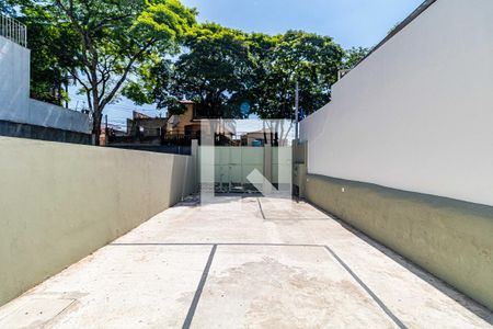 Quintal/Garagem de casa para alugar com 0 quarto, 30m² em Jardim das Vertentes, São Paulo