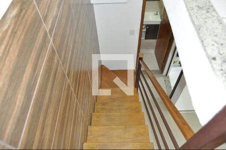 Escada de apartamento à venda com 2 quartos, 70m² em Sampaio, Rio de Janeiro