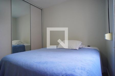 Suíte de apartamento para alugar com 2 quartos, 67m² em Jardim Itu Sabará, Porto Alegre