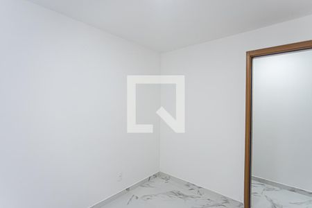 Quarto 2 de apartamento para alugar com 2 quartos, 43m² em Jardim Íris, São Paulo