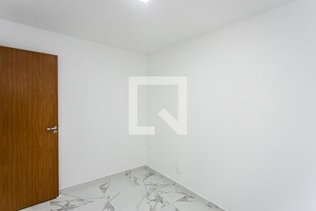 Quarto 1 de apartamento para alugar com 2 quartos, 43m² em Jardim Íris, São Paulo