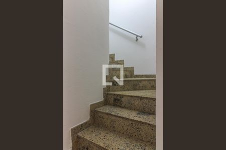 Escada de casa de condomínio à venda com 5 quartos, 270m² em Recreio dos Bandeirantes, Rio de Janeiro