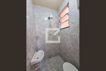 Banheiro de kitnet/studio para alugar com 1 quarto, 26m² em Engenho de Dentro, Rio de Janeiro