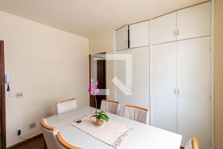 Sala de apartamento à venda com 3 quartos, 110m² em Santo Antônio, Belo Horizonte
