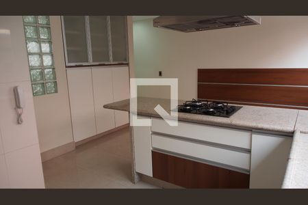 Cozinha de casa à venda com 3 quartos, 370m² em Vila Galvão, Jundiaí