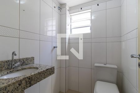 Banheiro da suíte de apartamento à venda com 2 quartos, 52m² em Jardim Nova Europa, Campinas