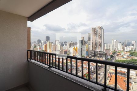 Varanda de kitnet/studio para alugar com 1 quarto, 25m² em Pinheiros, São Paulo