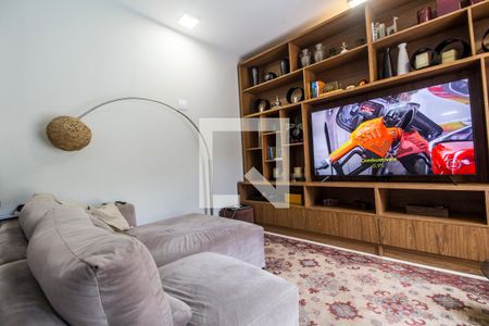 Sala de TV de casa à venda com 5 quartos, 380m² em Alphaville, Santana de Parnaíba