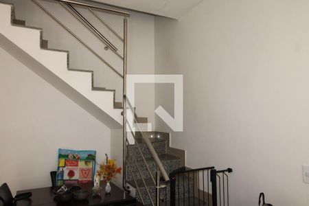 Escada de casa de condomínio à venda com 2 quartos, 70m² em Cordovil, Rio de Janeiro
