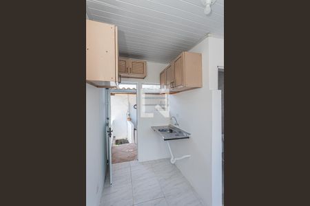 Cozinha e quarto de casa para alugar com 1 quarto, 18m² em Vila Diva, São Paulo