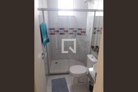 Banheiro de casa para alugar com 2 quartos, 110m² em Pernambués, Salvador