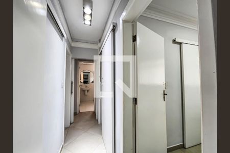 Corredor de apartamento para alugar com 4 quartos, 141m² em Vila Luis Antônio, Guarujá