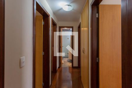 Corredor de apartamento para alugar com 4 quartos, 160m² em Anchieta, Belo Horizonte