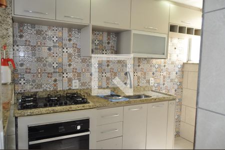 Cozinha de apartamento para alugar com 2 quartos, 30m² em Pilares, Rio de Janeiro