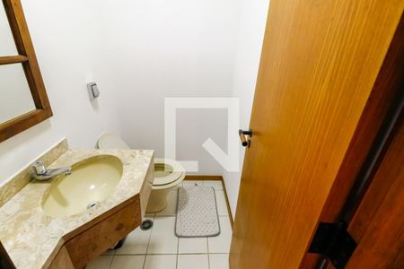 Lavabo de apartamento à venda com 4 quartos, 156m² em Vila Suzana, São Paulo