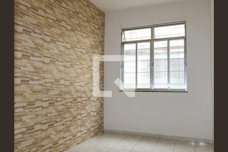 Sala de casa para alugar com 1 quarto, 40m² em Cascadura, Rio de Janeiro