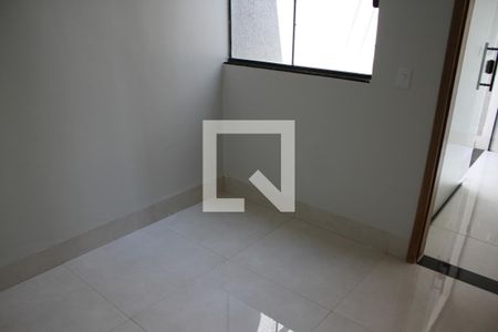 Sala de casa para alugar com 3 quartos, 85m² em Residencial Recanto do Bosque, Goiânia