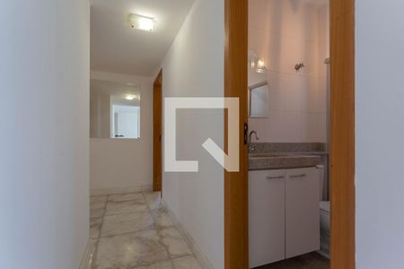 Corredor de apartamento para alugar com 3 quartos, 78m² em Funcionários, Belo Horizonte