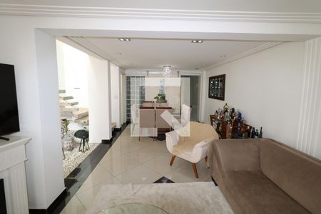 Sala de casa à venda com 2 quartos, 350m² em Parque Edu Chaves, São Paulo